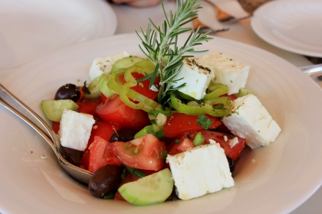 Salad Choriatiki ẩm thực Hy Lạp