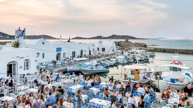 Khách du lịch đến Hy Lạp tăng 2021